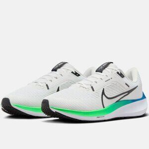 Nike Zoom Pegasus 40. Brand New. Womens Size: 12.5